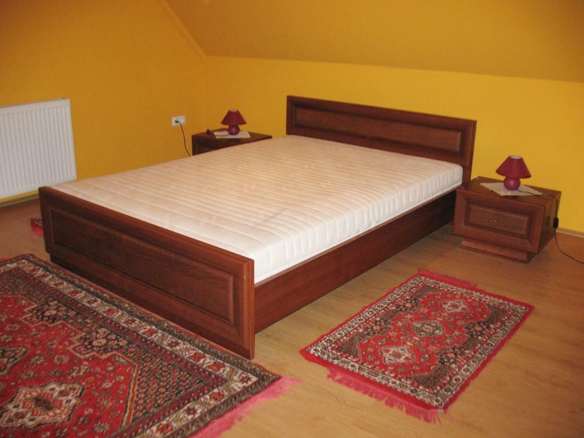 Menyhart Apartman Gyenesdiason 6 Fo Reszere Exterior photo